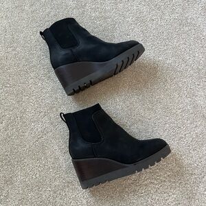 Crown Women’s Black Wedge Ankle Boots Size 8.5 Very Good Used Condition